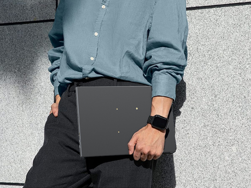 8 英寸高色域触摸显示器支持 DDC/CI 亮度调节功能