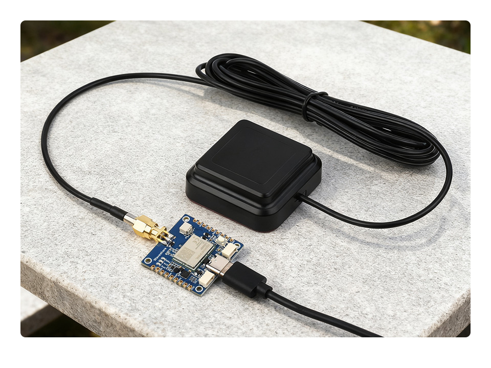 树莓派四频 RTK 厘米定位 GPS 模块产品展示