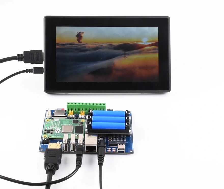 不间断电源 (UPS) 模块支持同时充电和放电