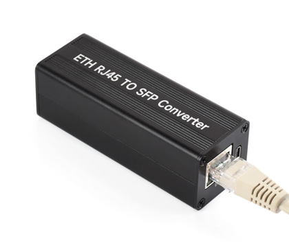 千兆自适应 SFP 光转电模块，PoE 供电
