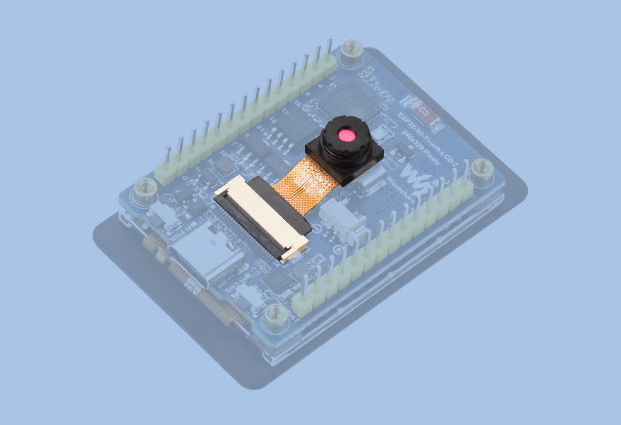 三个ESP32-S3 2.8 英寸电容触控屏开发板并列,并展示不同视角及IPS屏幕软件
