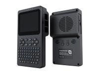 掌上 Linux 终端 3.5 英寸 640 × 480 高清全贴合触控屏 支持树莓派 4B / 5 便携开发与调试设备